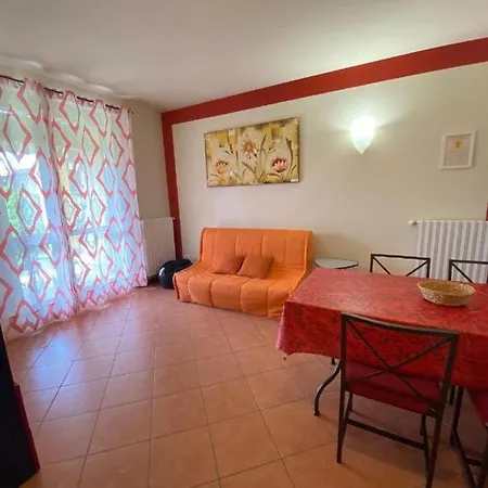 Flower Apartment *